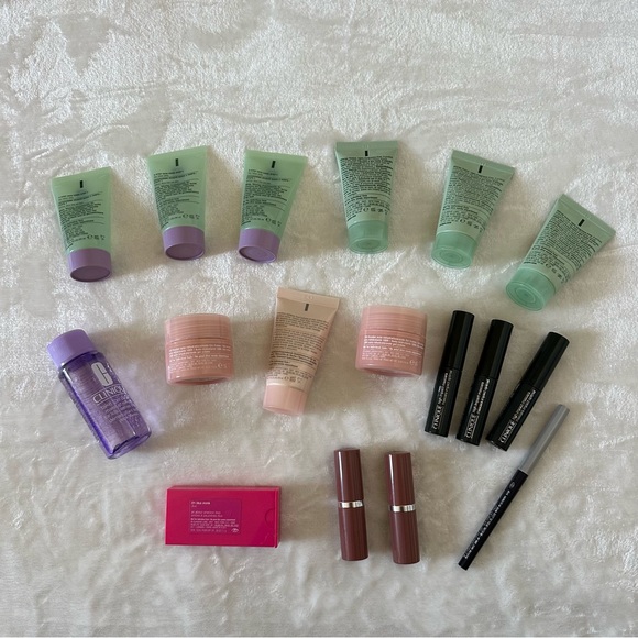 Clinique Makeup and Skincare Set - Picture 2 of 3